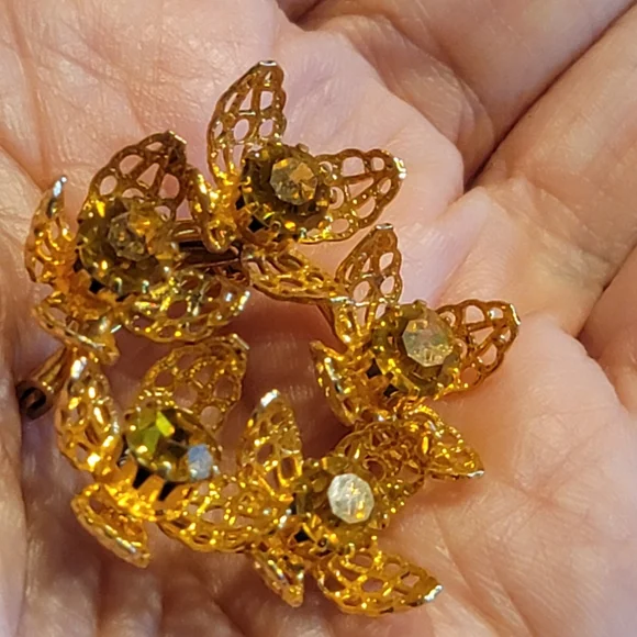 Vintage '50s-'60s Gold Plated Filigree Amber Rhinestone Brooch - Picture 7 of 9